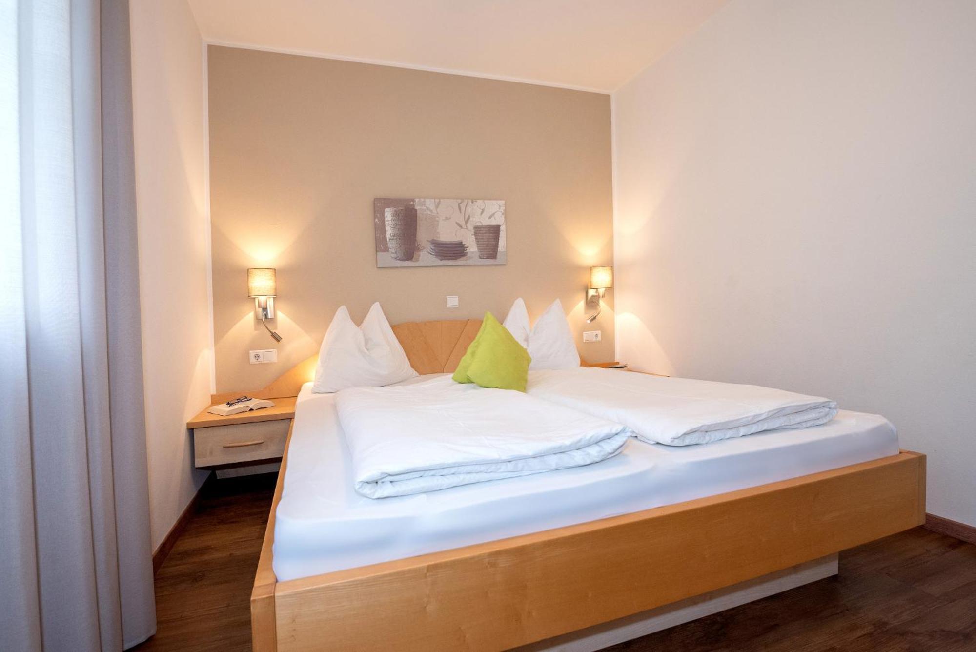 Leuchtenhof Apartment