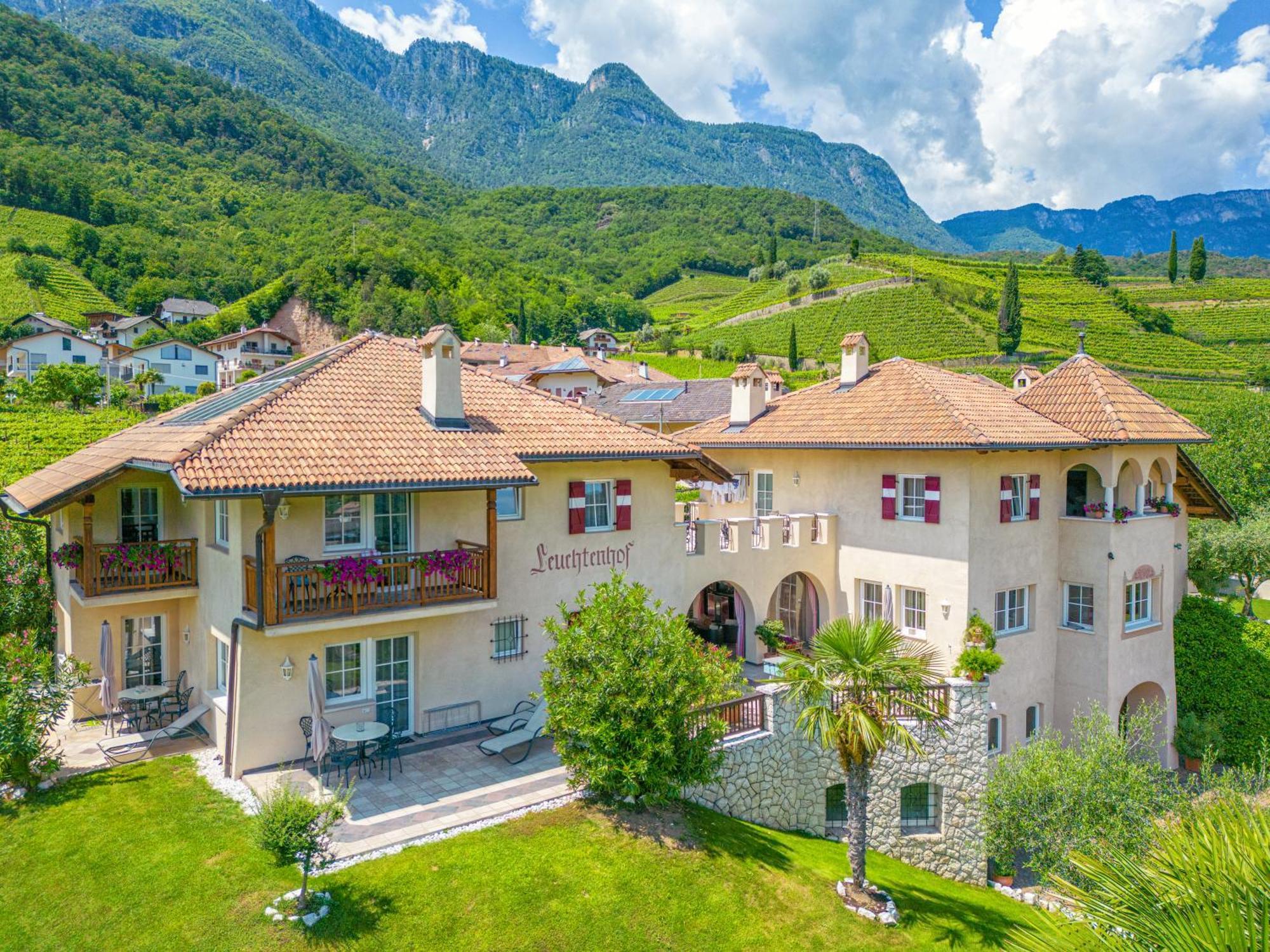 Leuchtenhof Apartment